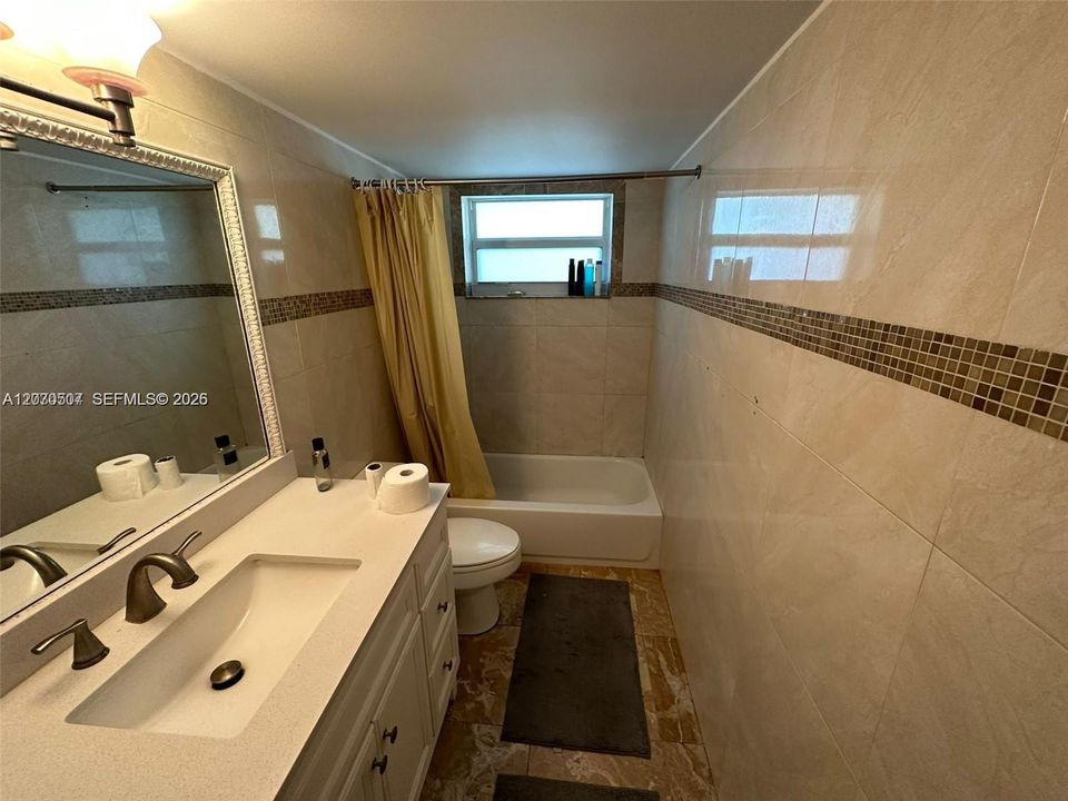 For Rent: $2,300 (2 beds, 2 baths, 1315 Square Feet)