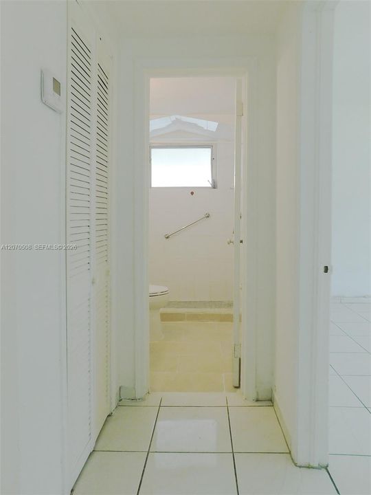 For Rent: $1,950 (2 beds, 1 baths, 899 Square Feet)