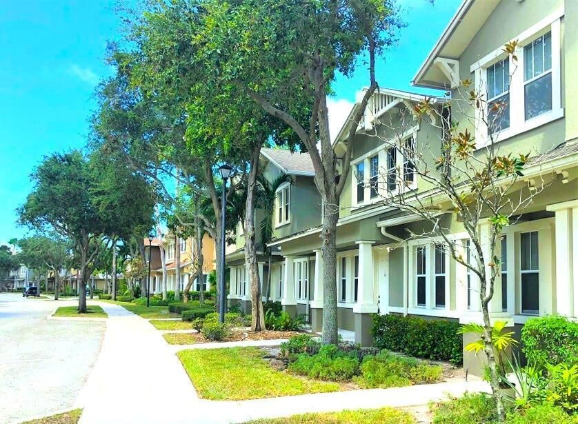 499 CM 4 front