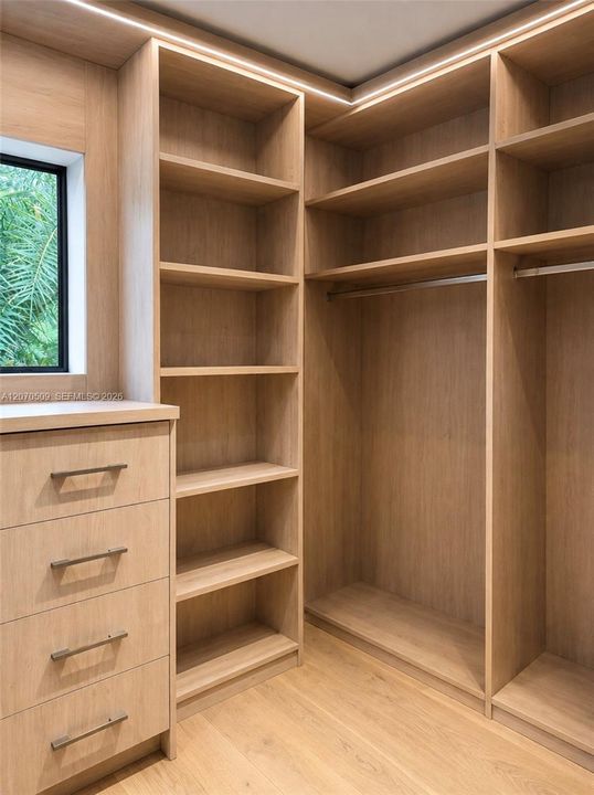 В аренду: $45,000 (5 спален, 5 ванн, 4646 Квадратных фут)