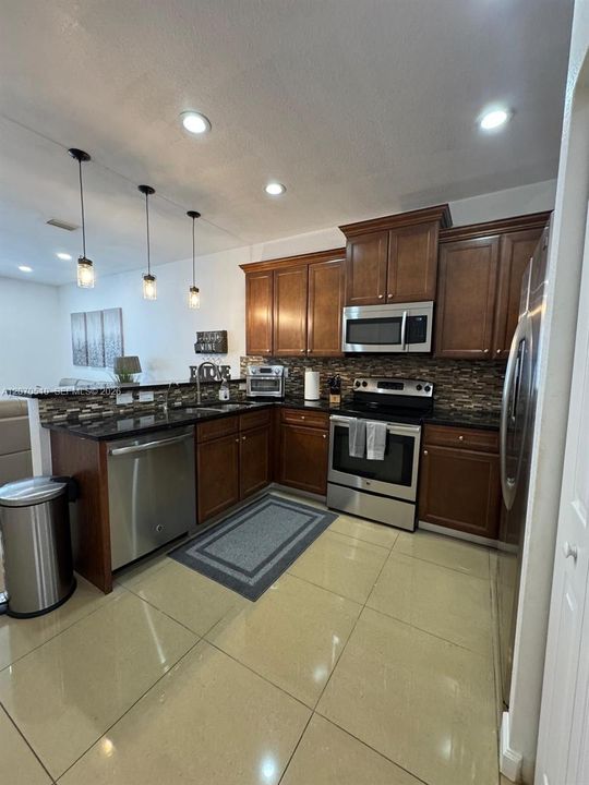 For Rent: $4,200 (4 beds, 3 baths, 1783 Square Feet)