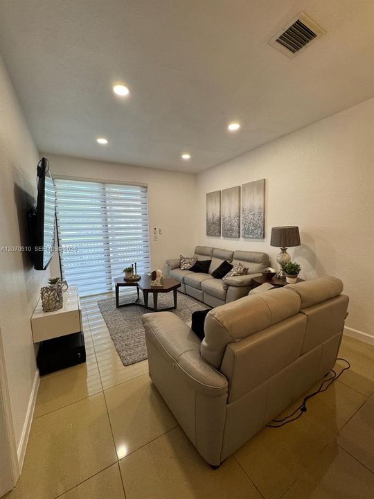 For Rent: $4,200 (4 beds, 3 baths, 1783 Square Feet)