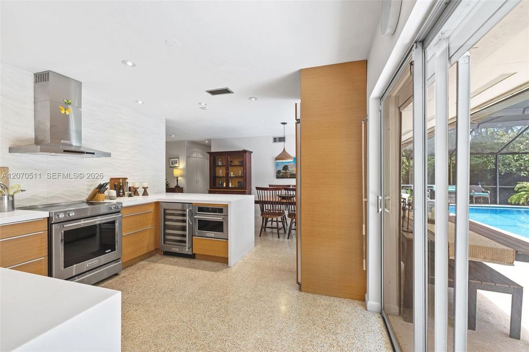 For Sale: $1,380,000 (3 beds, 2 baths, 1564 Square Feet)