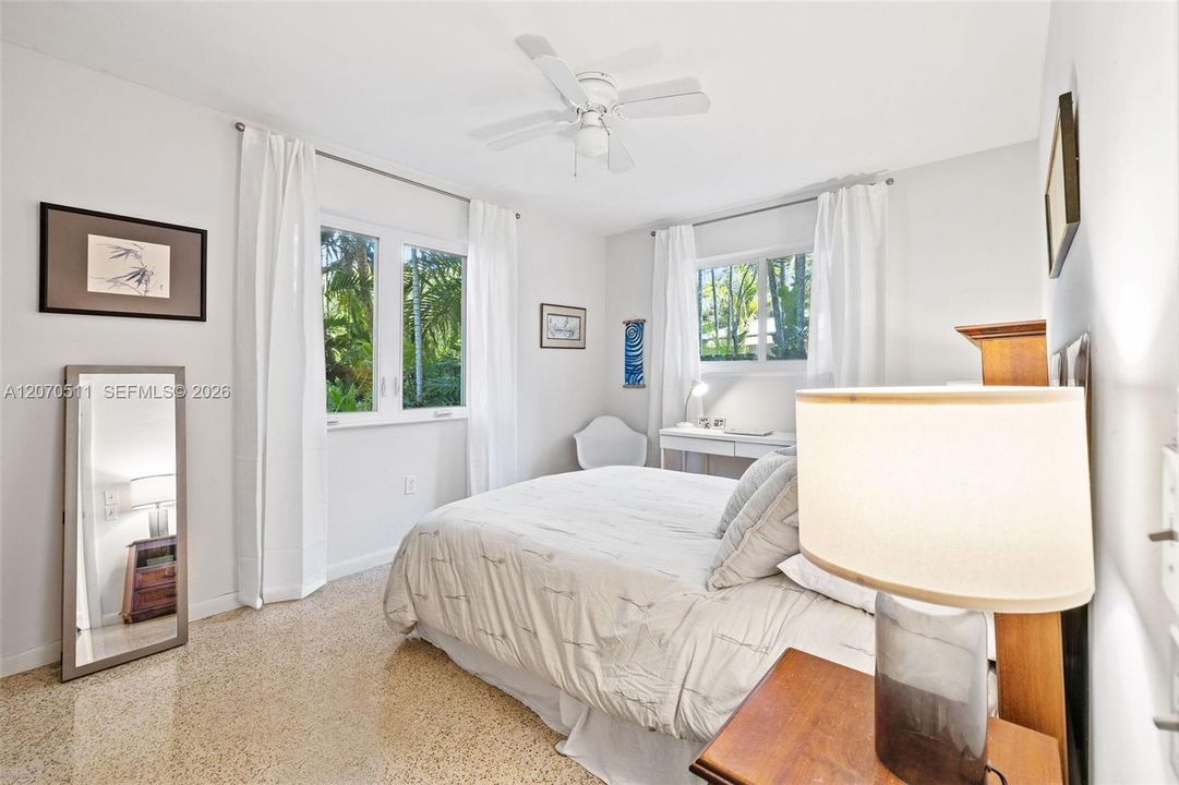 For Sale: $1,380,000 (3 beds, 2 baths, 1564 Square Feet)