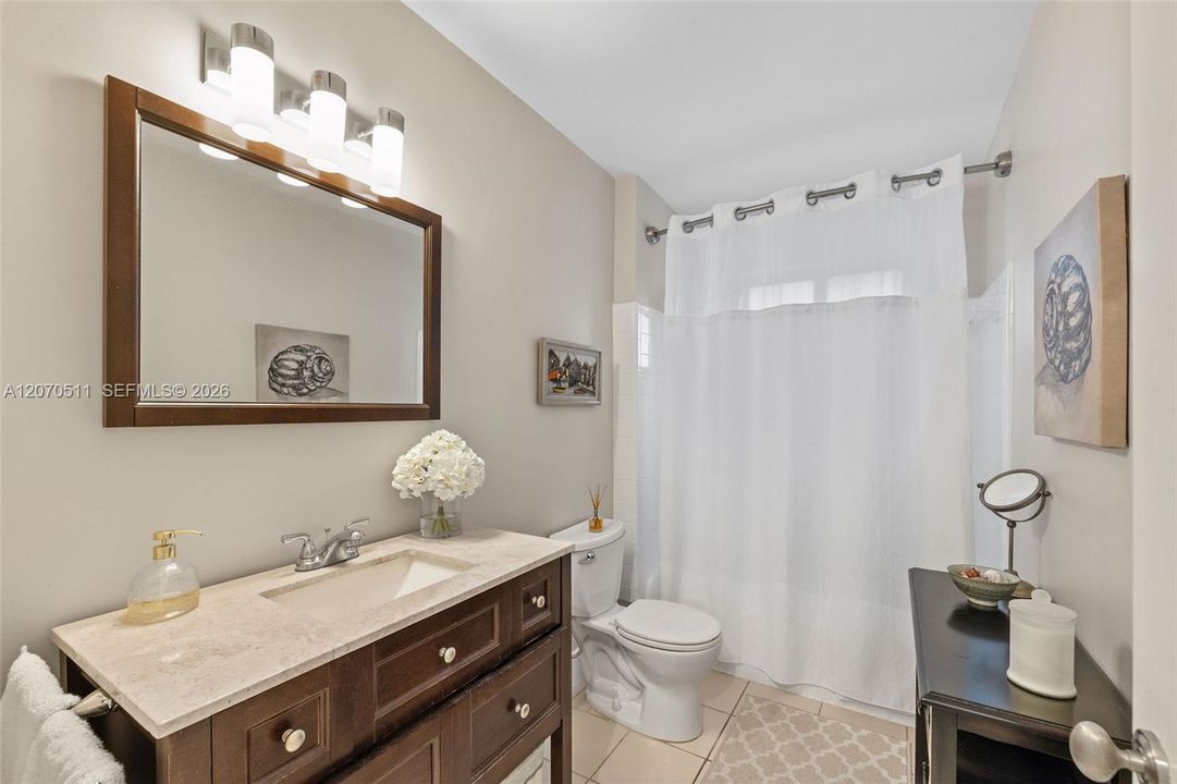 For Sale: $1,380,000 (3 beds, 2 baths, 1564 Square Feet)