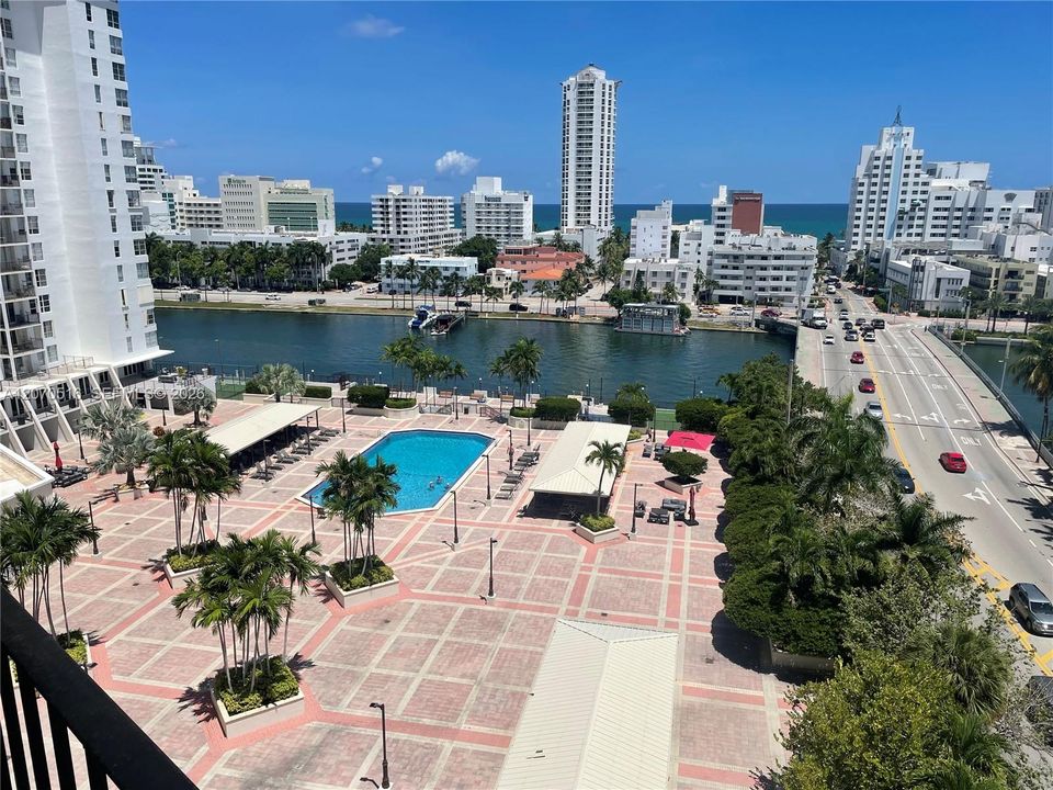 For Sale: $1,800,000 (2 beds, 2 baths, 2133 Square Feet)