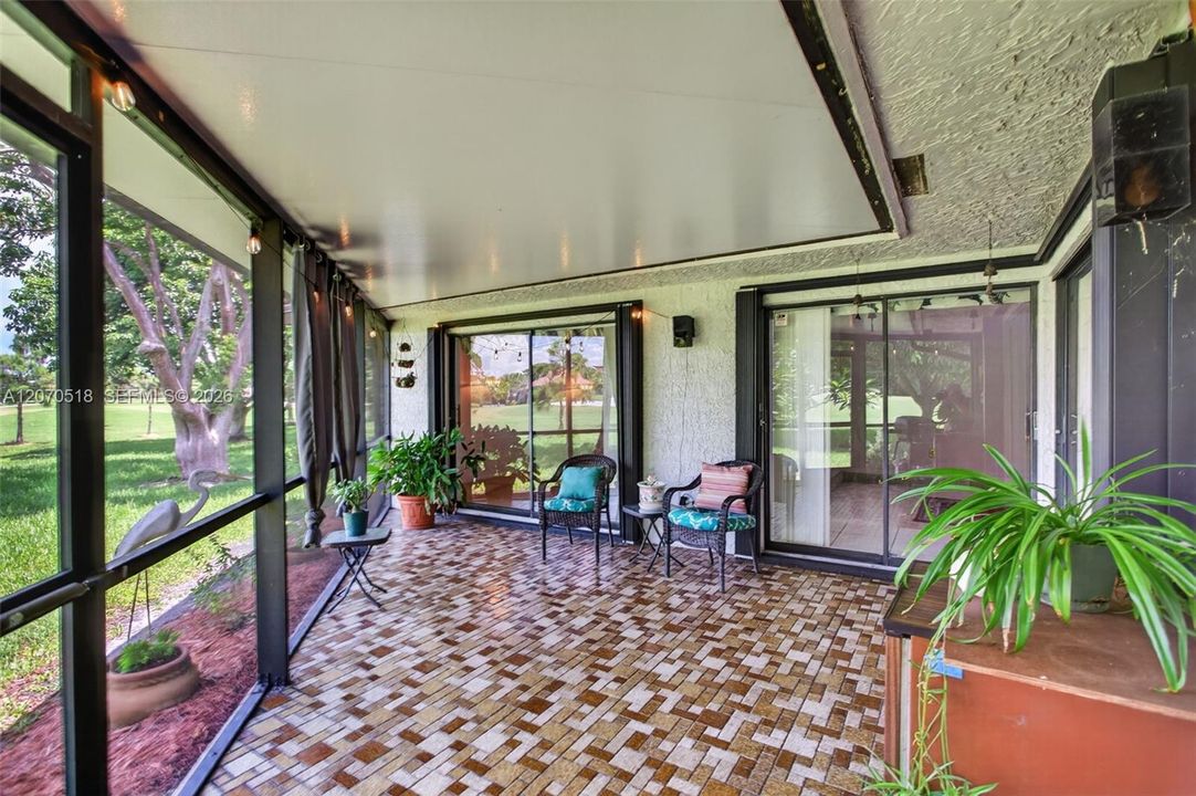 For Sale: $390,000 (2 beds, 2 baths, 1684 Square Feet)