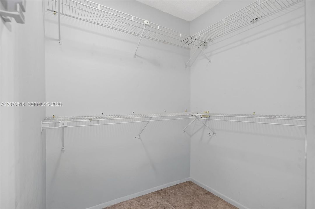 For Sale: $390,000 (2 beds, 2 baths, 1684 Square Feet)