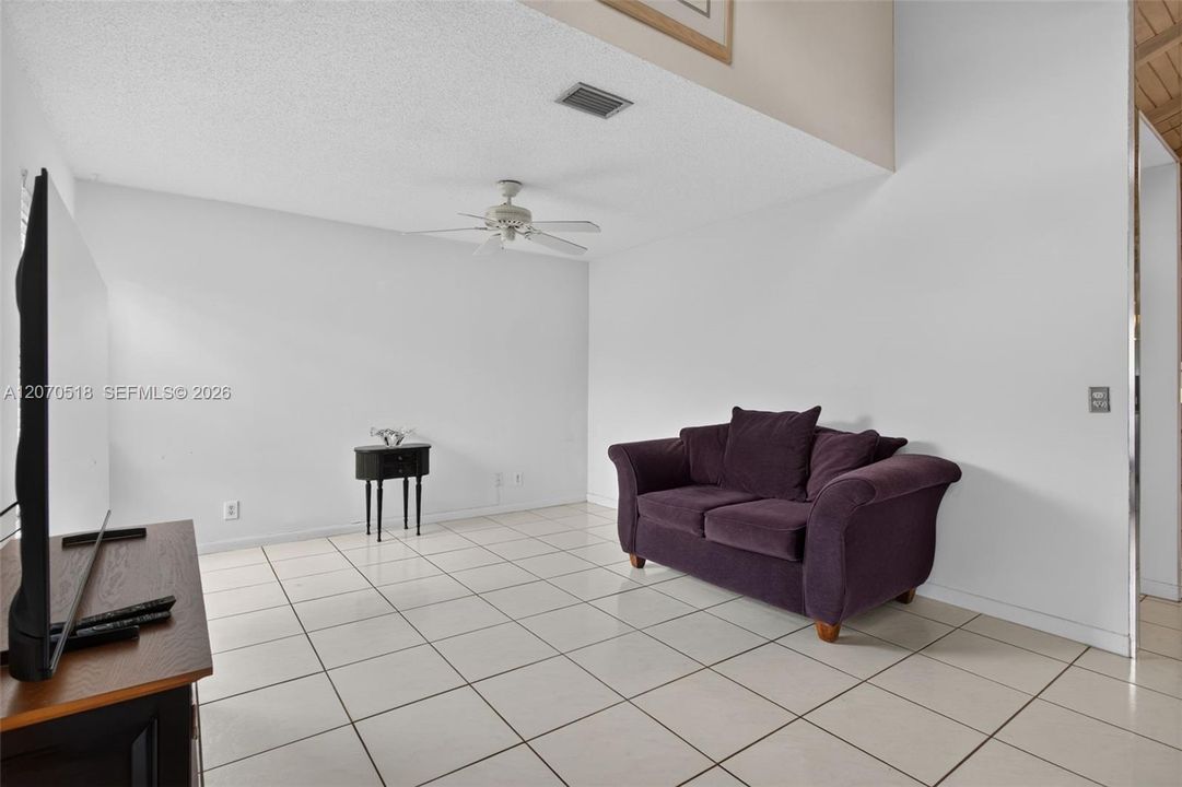 For Sale: $390,000 (2 beds, 2 baths, 1684 Square Feet)