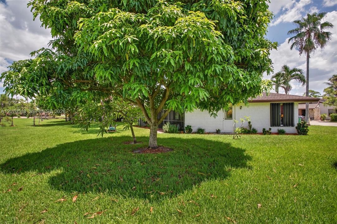For Sale: $390,000 (2 beds, 2 baths, 1684 Square Feet)