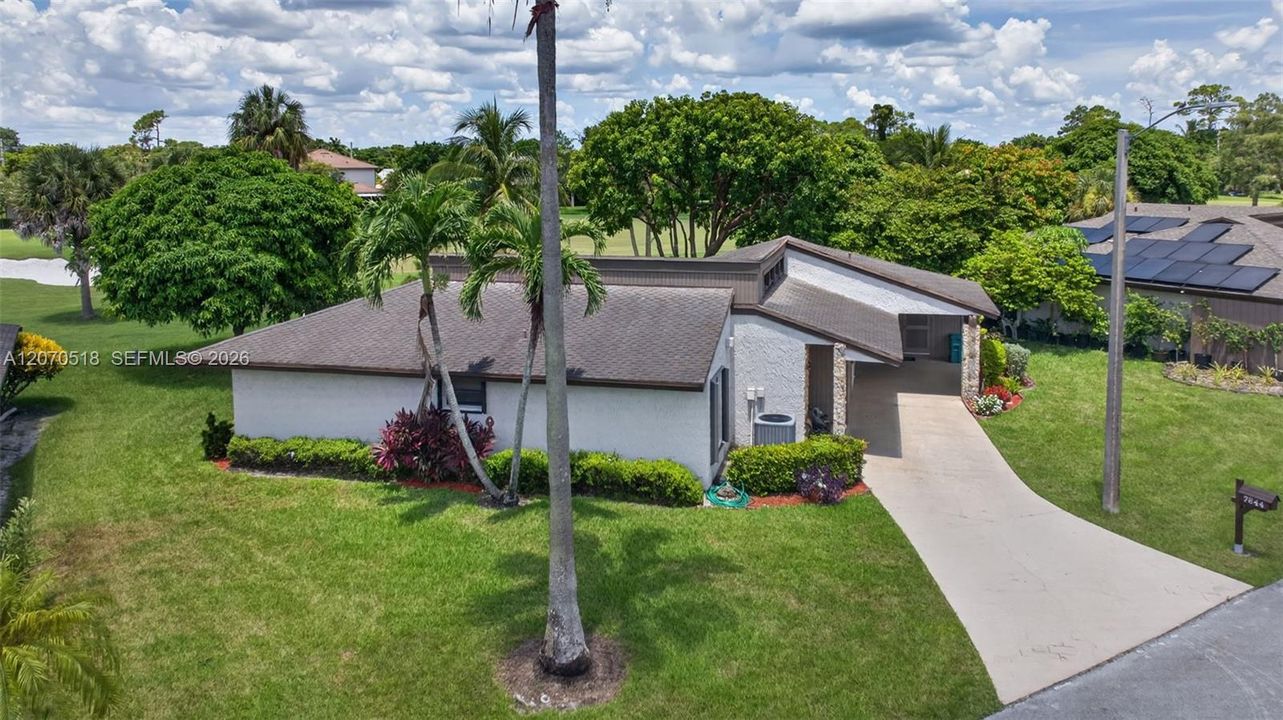 For Sale: $390,000 (2 beds, 2 baths, 1684 Square Feet)