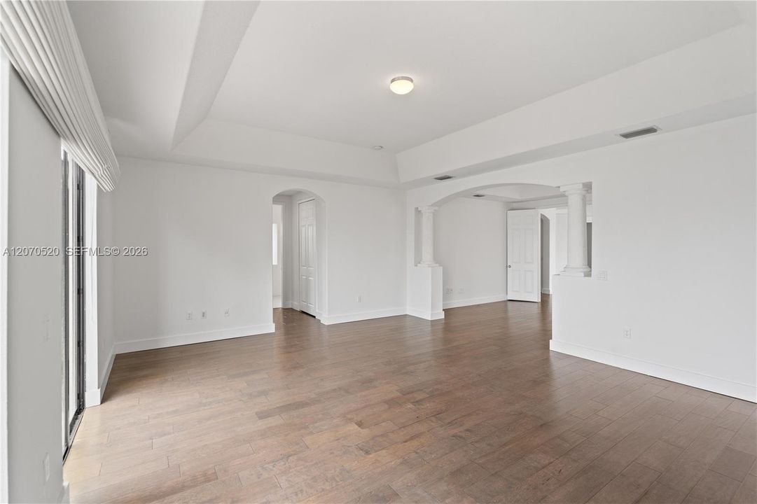For Rent: $8,900 (5 beds, 4 baths, 4295 Square Feet)