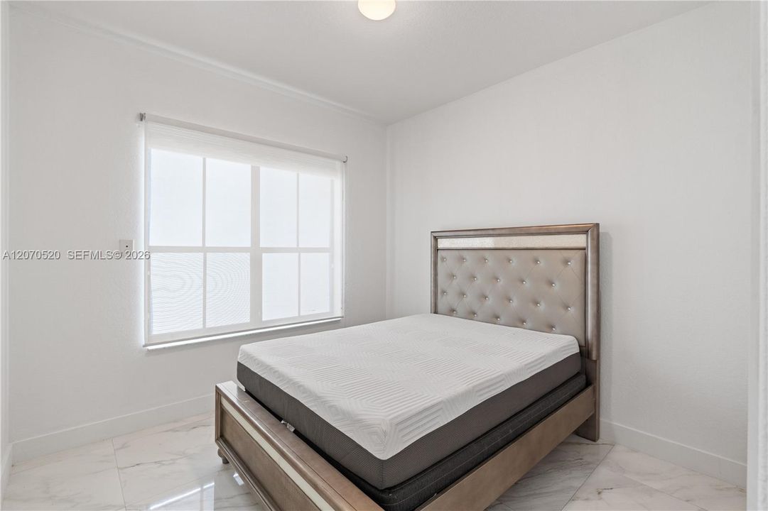 For Rent: $8,900 (5 beds, 4 baths, 4295 Square Feet)
