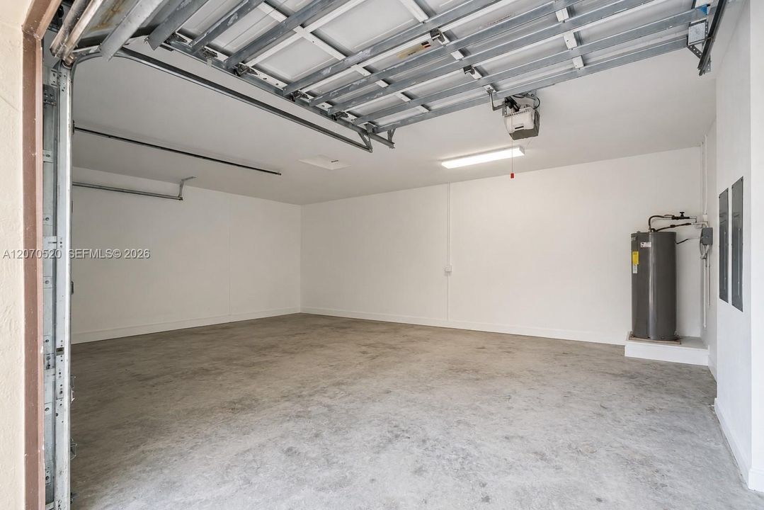 For Rent: $8,900 (5 beds, 4 baths, 4295 Square Feet)