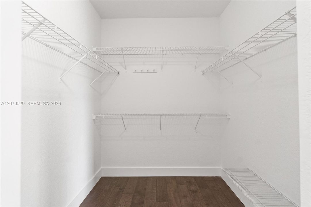For Rent: $8,900 (5 beds, 4 baths, 4295 Square Feet)