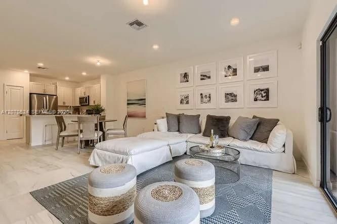 For Rent: $3,400 (3 beds, 2 baths, 1554 Square Feet)
