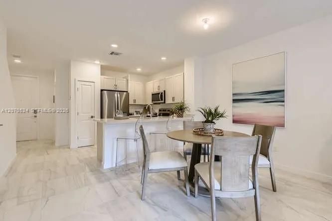 For Rent: $3,400 (3 beds, 2 baths, 1554 Square Feet)