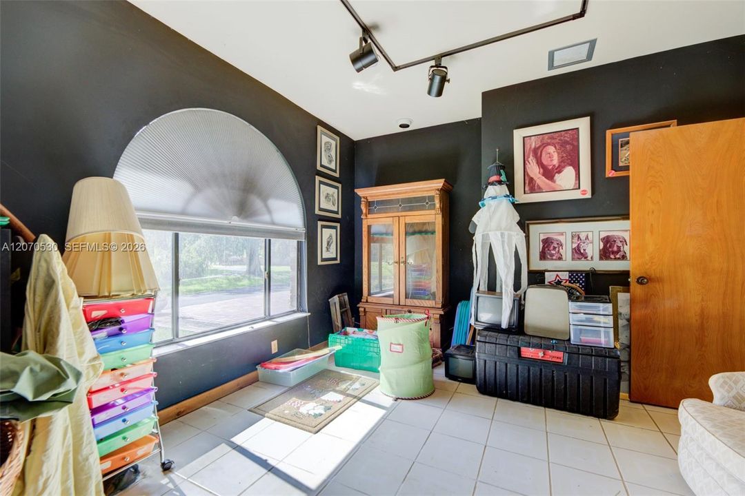For Sale: $9,500,000 (3 beds, 3 baths, 4164 Square Feet)