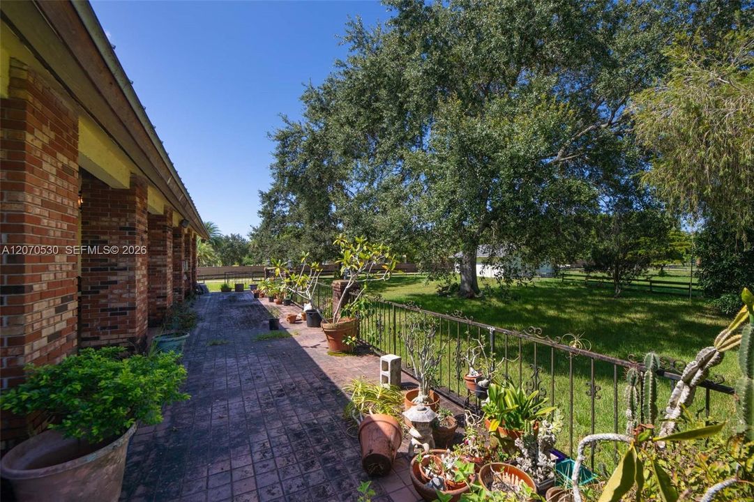 For Sale: $9,500,000 (3 beds, 3 baths, 4164 Square Feet)