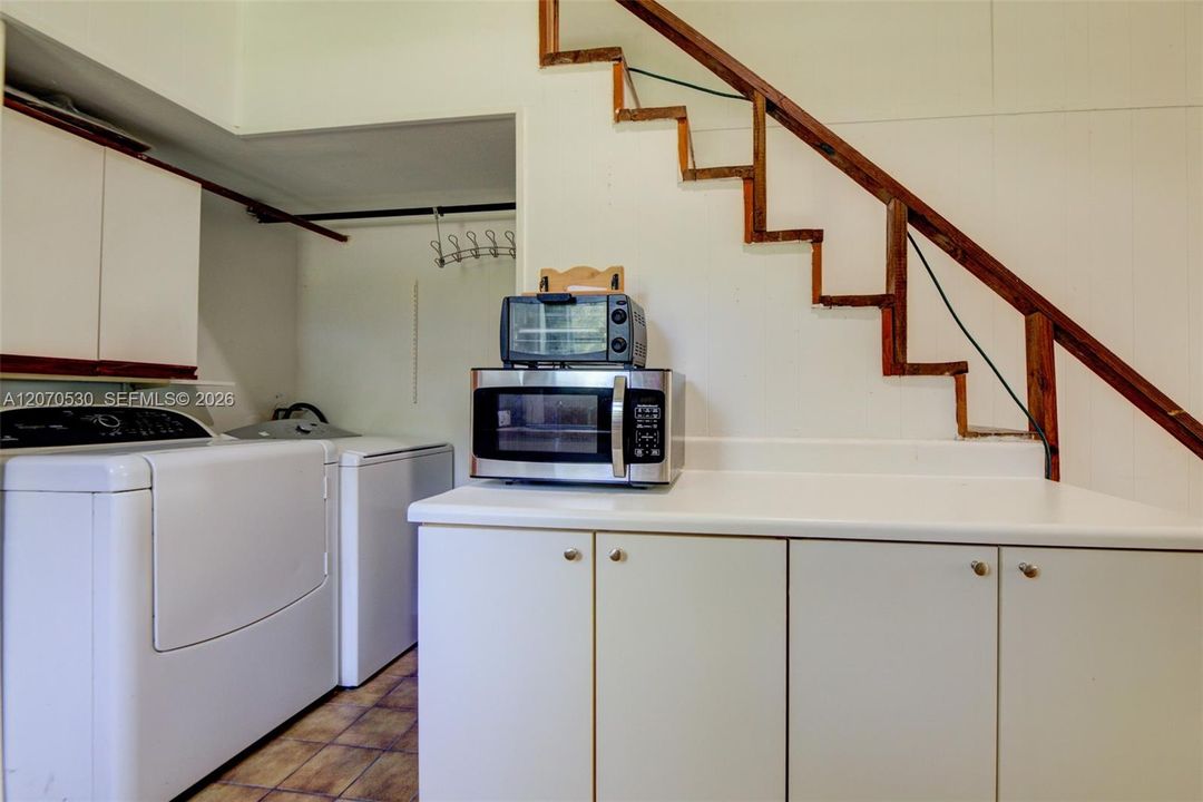 For Sale: $9,500,000 (3 beds, 3 baths, 4164 Square Feet)