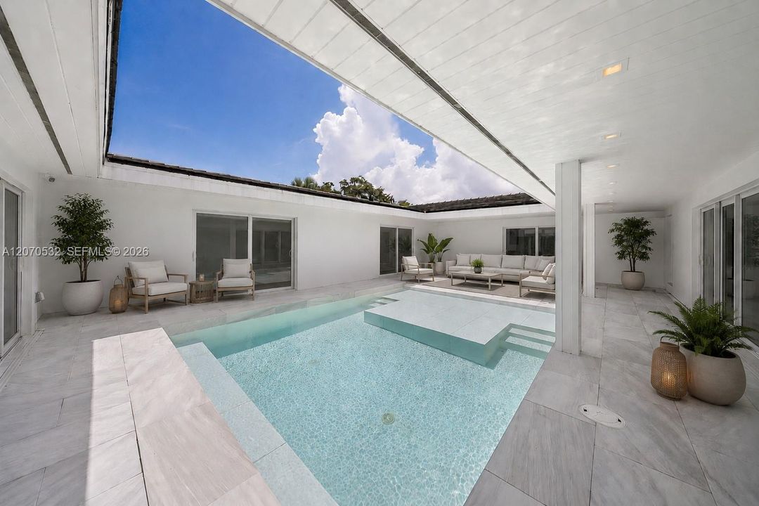 En Venta: $4,499,000 (4 camas, 5 baños, 4123 Pies cuadrados)
