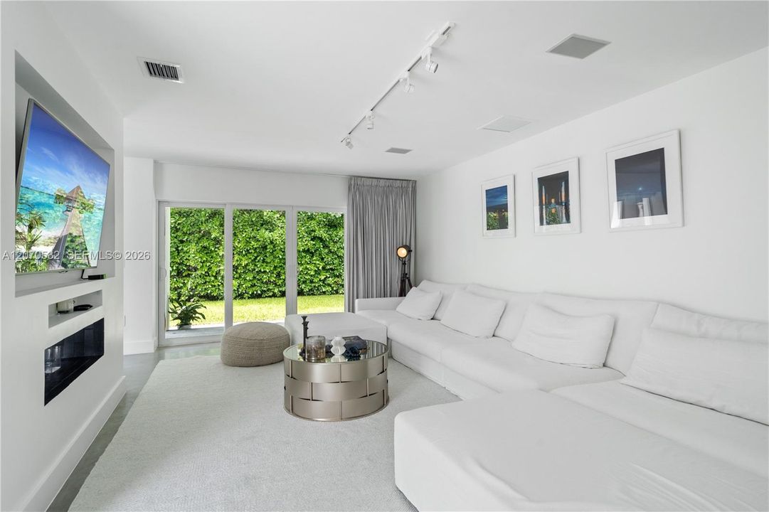 En Venta: $4,499,000 (4 camas, 5 baños, 4123 Pies cuadrados)
