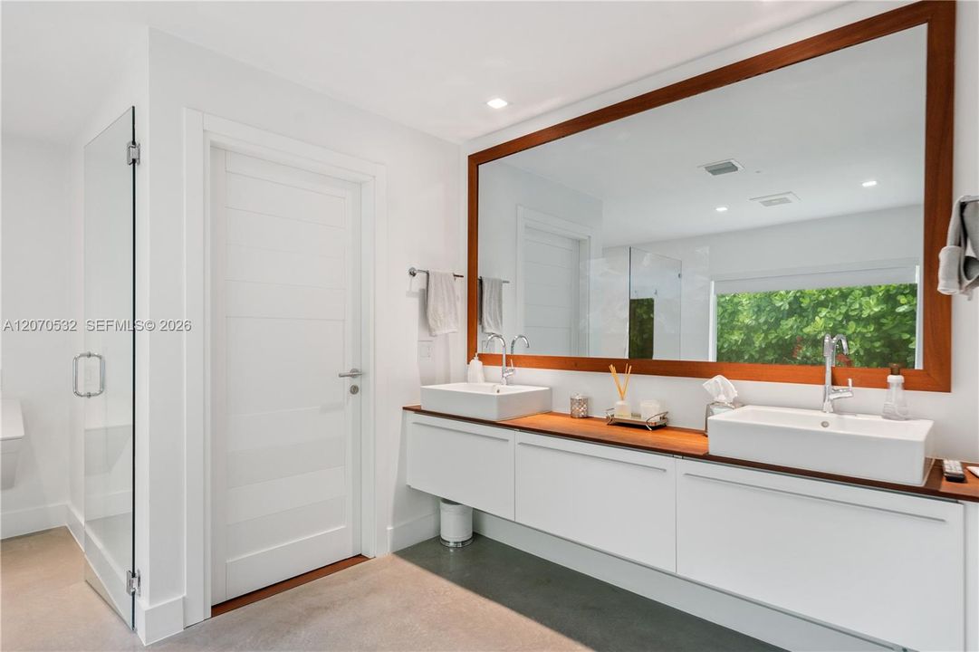 En Venta: $4,499,000 (4 camas, 5 baños, 4123 Pies cuadrados)
