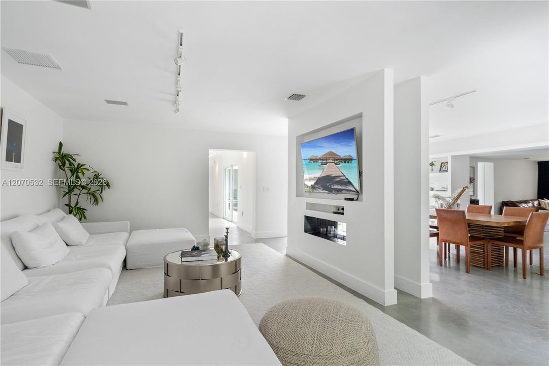 En Venta: $4,499,000 (4 camas, 5 baños, 4123 Pies cuadrados)