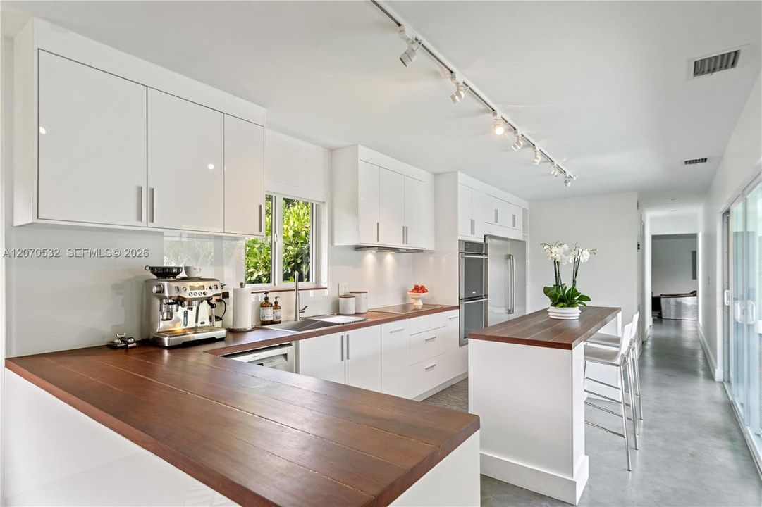 En Venta: $4,499,000 (4 camas, 5 baños, 4123 Pies cuadrados)