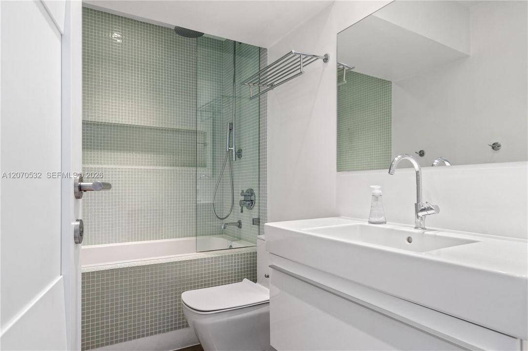 En Venta: $4,499,000 (4 camas, 5 baños, 4123 Pies cuadrados)