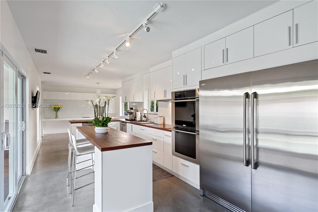 En Venta: $4,499,000 (4 camas, 5 baños, 4123 Pies cuadrados)