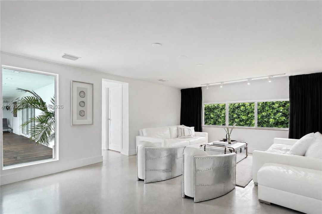 En Venta: $4,499,000 (4 camas, 5 baños, 4123 Pies cuadrados)