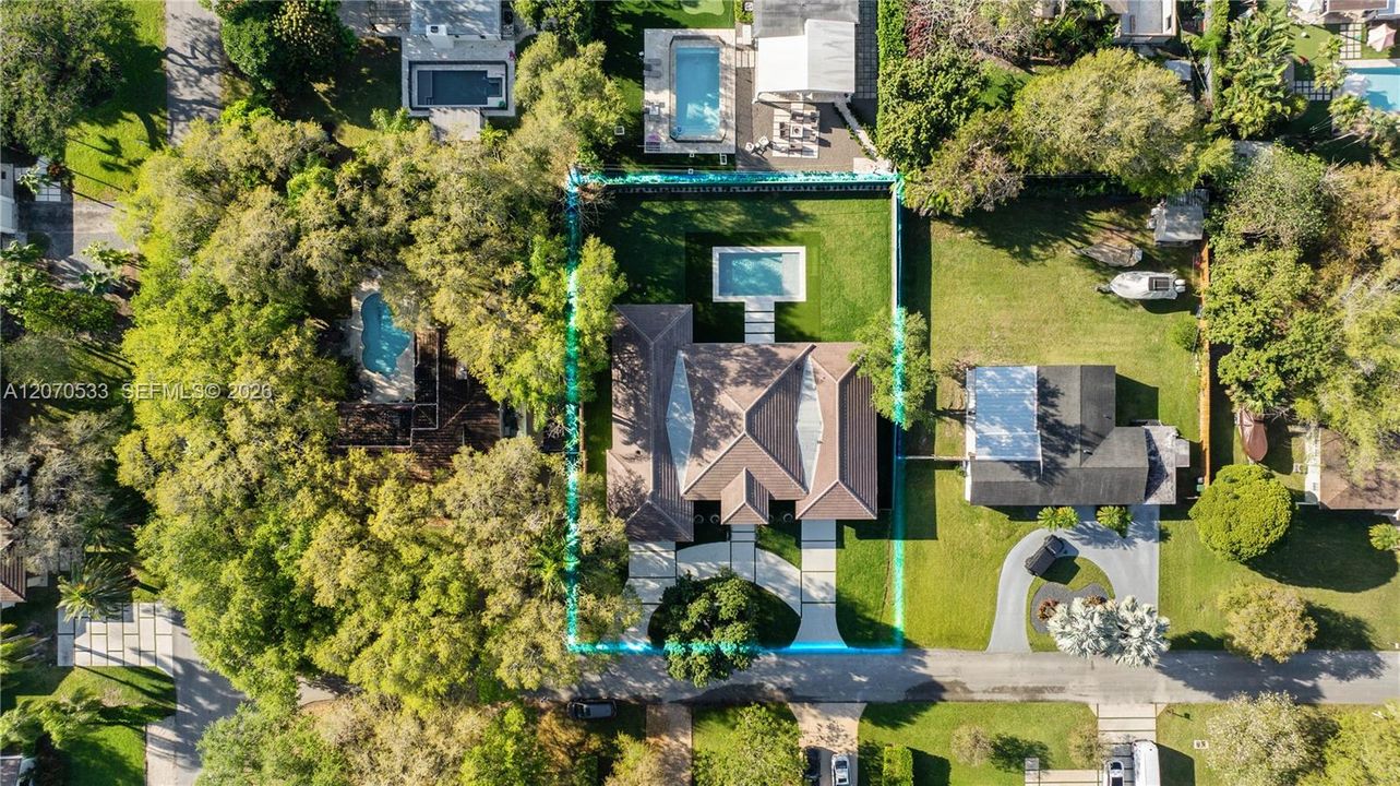 For Sale: $3,495,000 (4 beds, 4 baths, 3590 Square Feet)