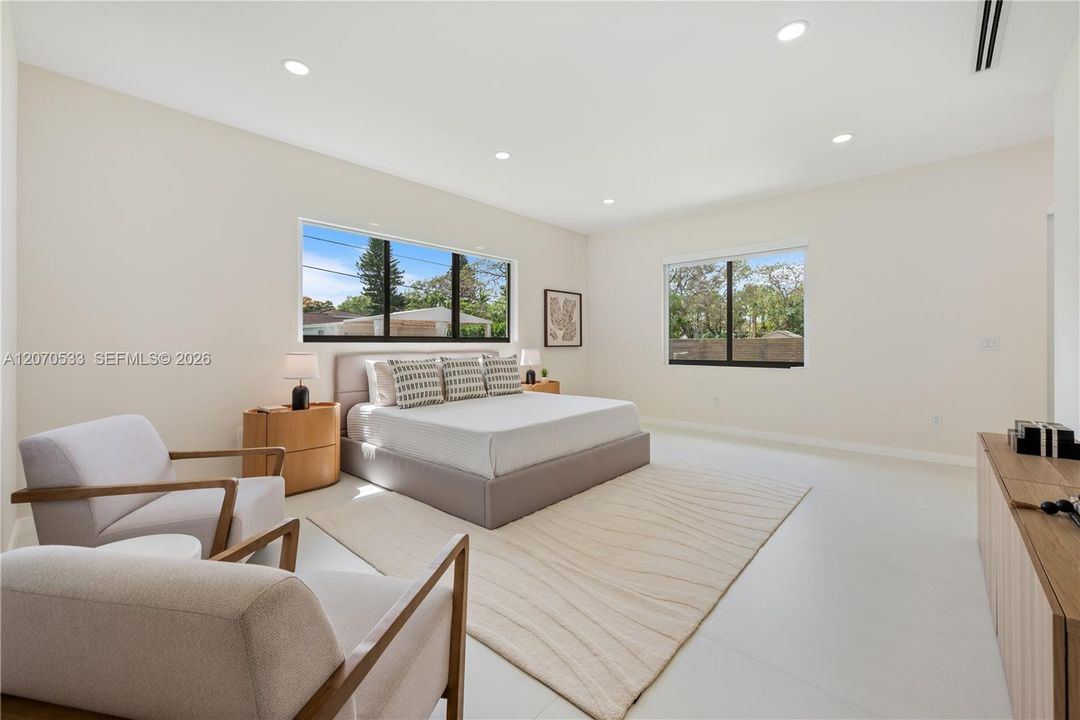 For Sale: $3,495,000 (4 beds, 4 baths, 3590 Square Feet)