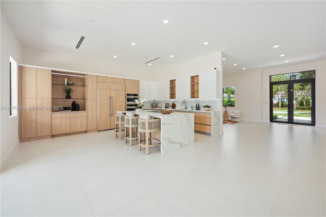 For Sale: $3,495,000 (4 beds, 4 baths, 3590 Square Feet)