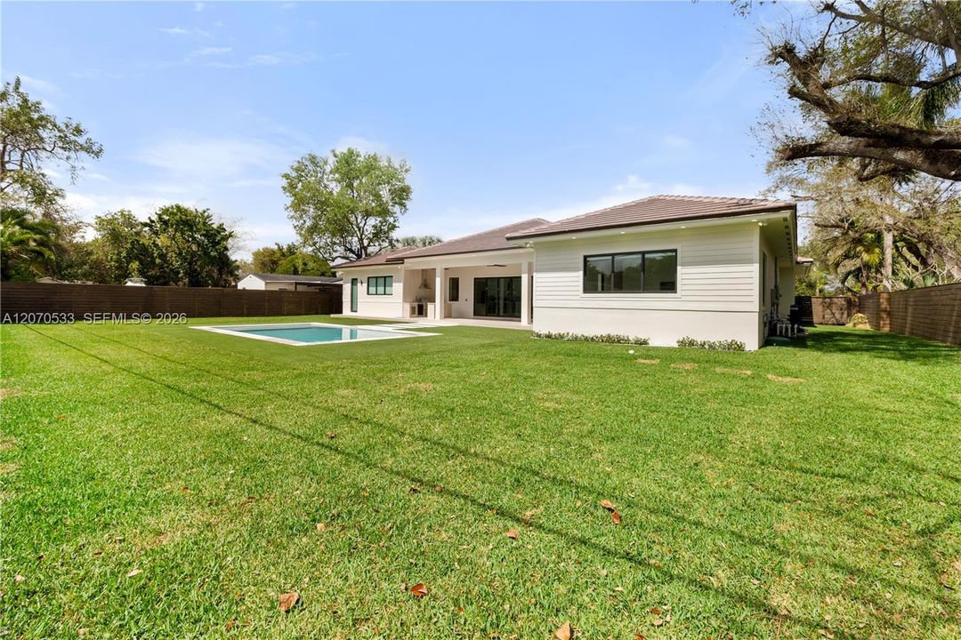 For Sale: $3,495,000 (4 beds, 4 baths, 3590 Square Feet)
