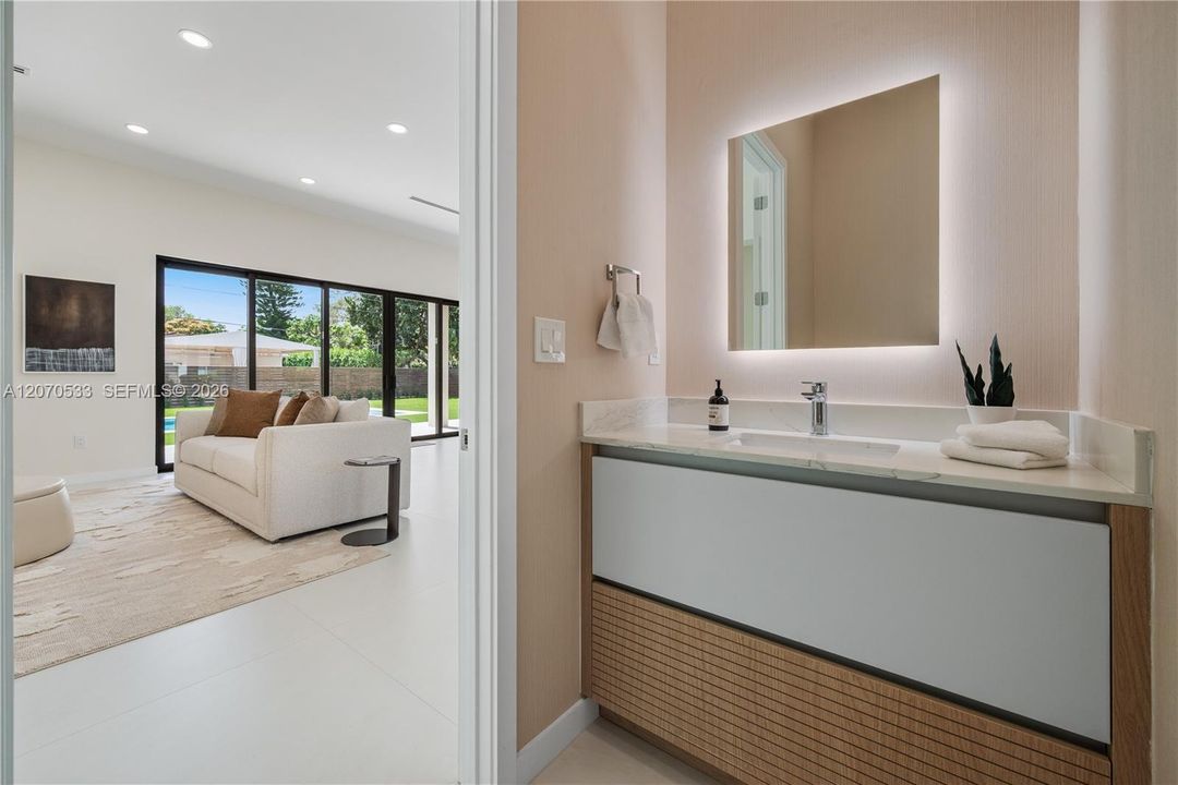 For Sale: $3,495,000 (4 beds, 4 baths, 3590 Square Feet)