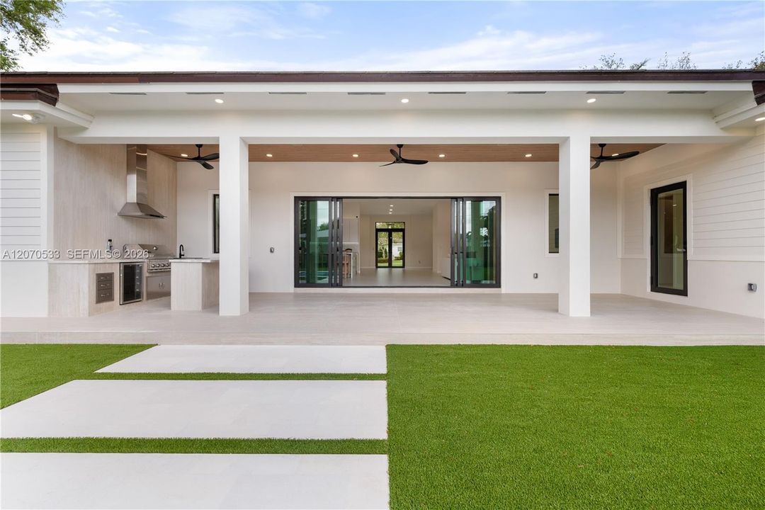 For Sale: $3,495,000 (4 beds, 4 baths, 3590 Square Feet)