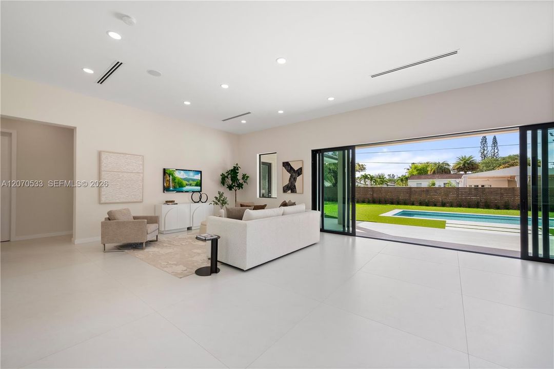 For Sale: $3,495,000 (4 beds, 4 baths, 3590 Square Feet)