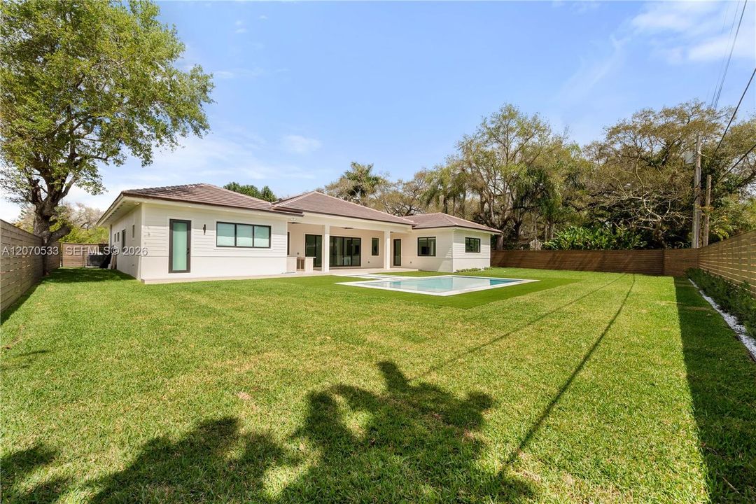 For Sale: $3,495,000 (4 beds, 4 baths, 3590 Square Feet)