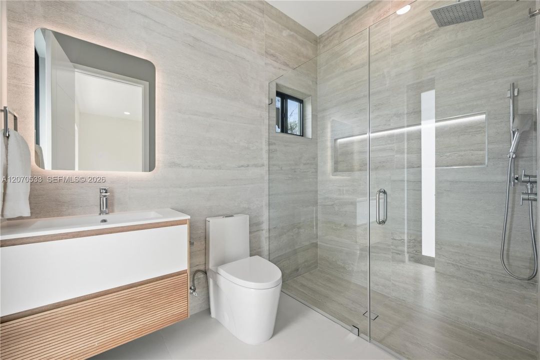 For Sale: $3,495,000 (4 beds, 4 baths, 3590 Square Feet)