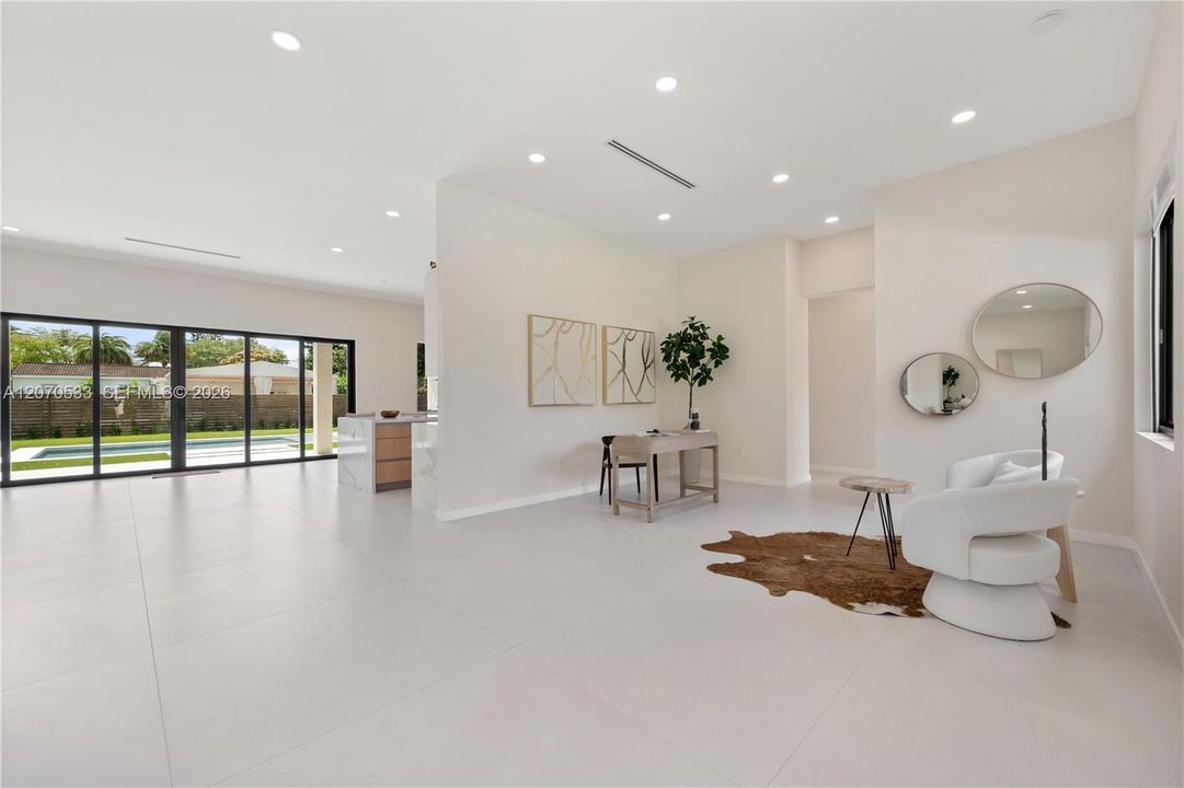 For Sale: $3,495,000 (4 beds, 4 baths, 3590 Square Feet)