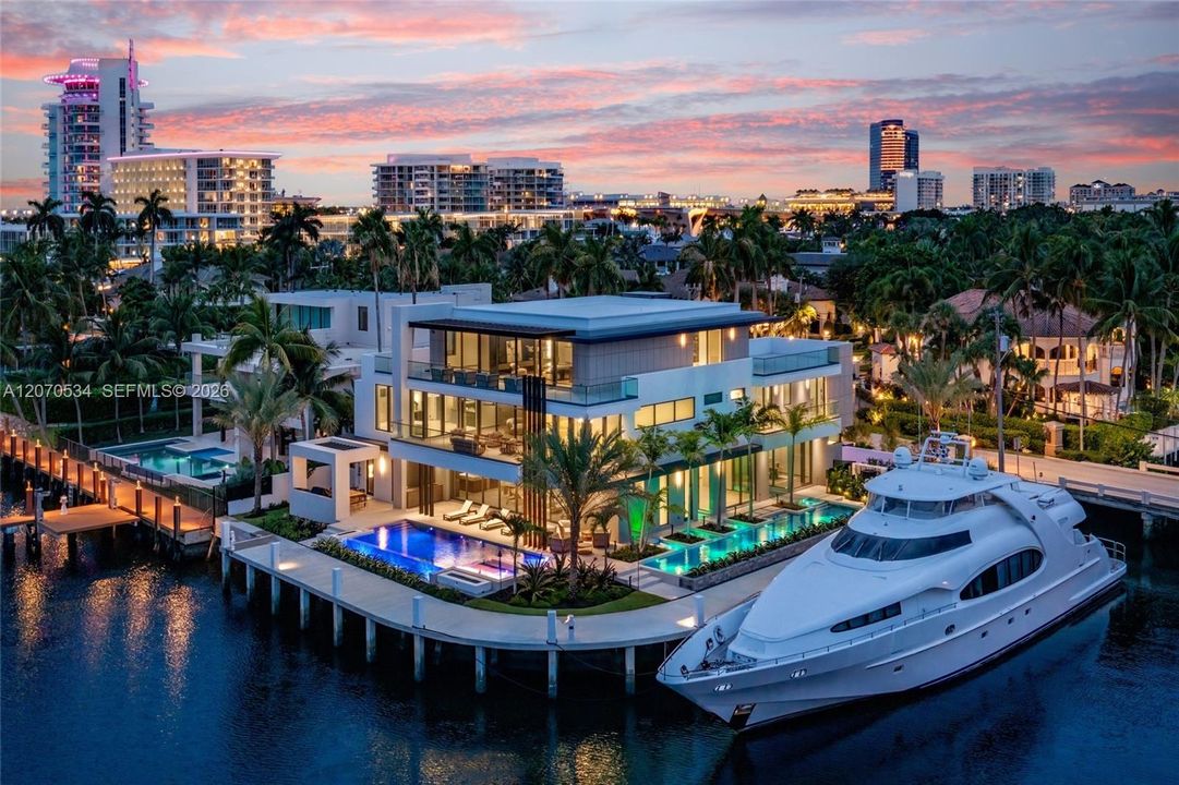 For Sale: $26,500,000 (7 beds, 10 baths, 10400 Square Feet)