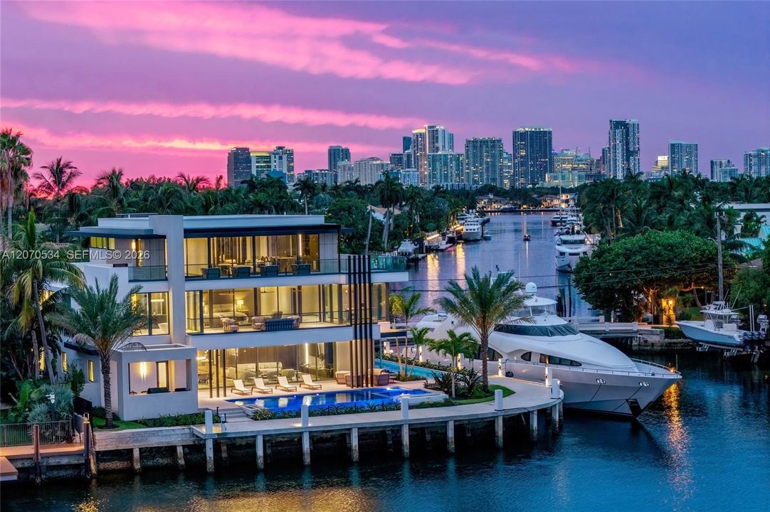 For Sale: $26,500,000 (7 beds, 10 baths, 10400 Square Feet)