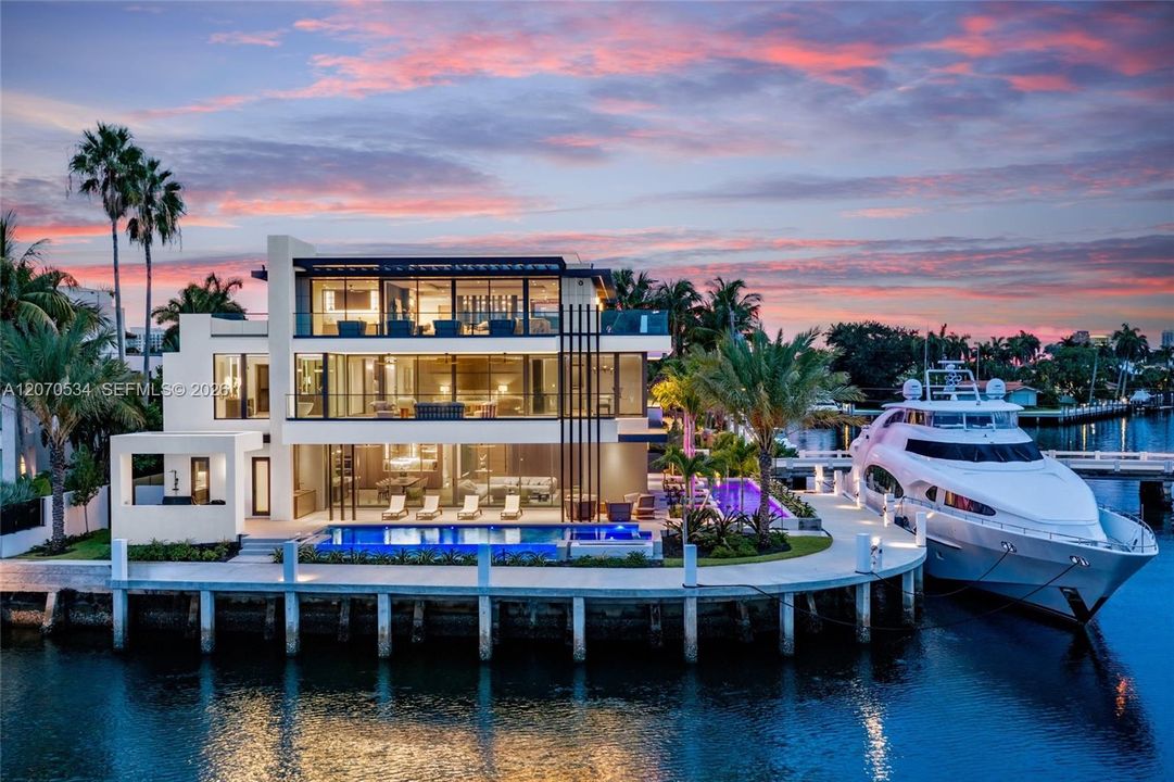 For Sale: $26,500,000 (7 beds, 10 baths, 10400 Square Feet)