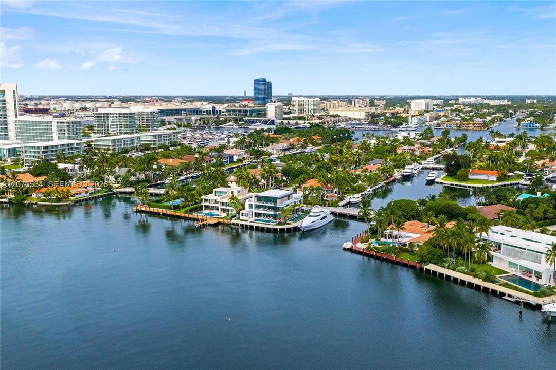 For Sale: $26,500,000 (7 beds, 10 baths, 10400 Square Feet)