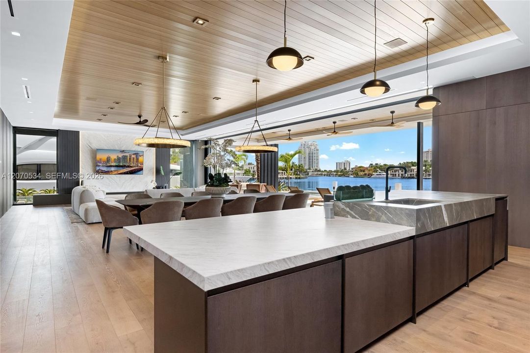 For Sale: $26,500,000 (7 beds, 10 baths, 10400 Square Feet)
