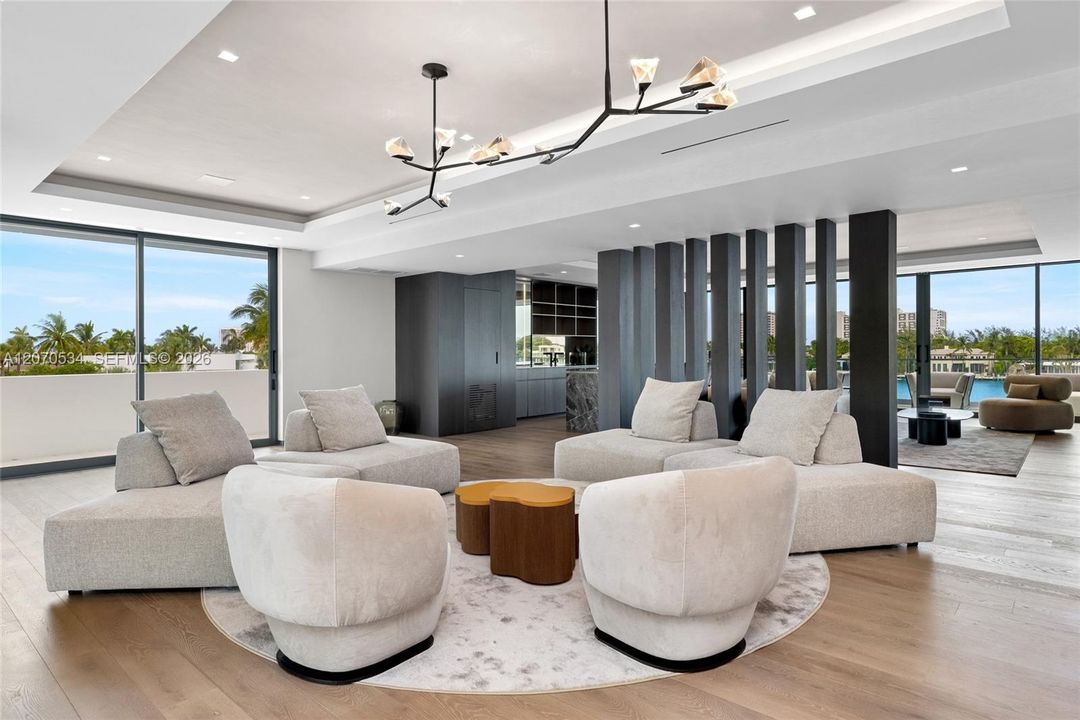 For Sale: $26,500,000 (7 beds, 10 baths, 10400 Square Feet)