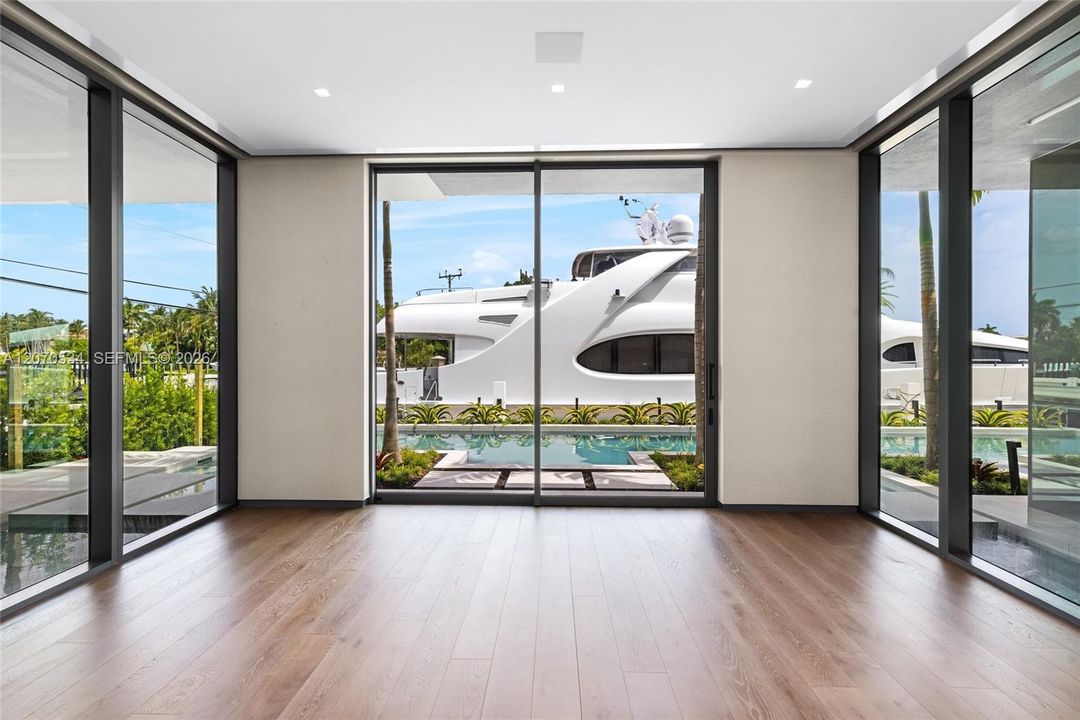 For Sale: $26,500,000 (7 beds, 10 baths, 10400 Square Feet)