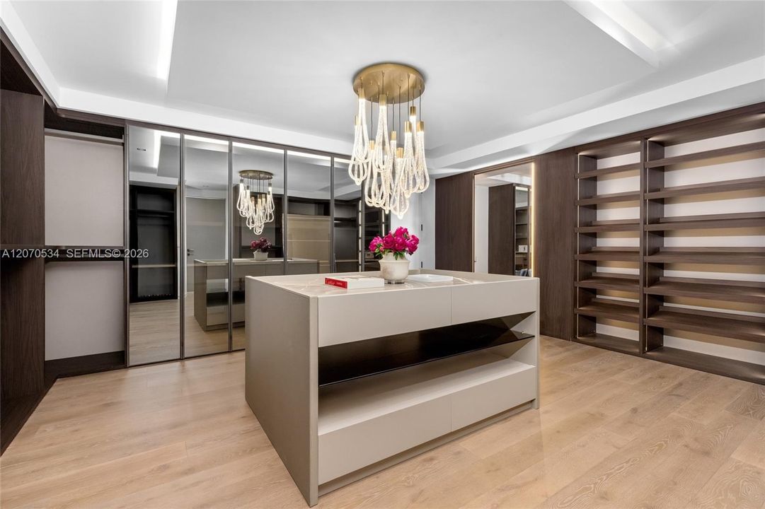For Sale: $26,500,000 (7 beds, 10 baths, 10400 Square Feet)